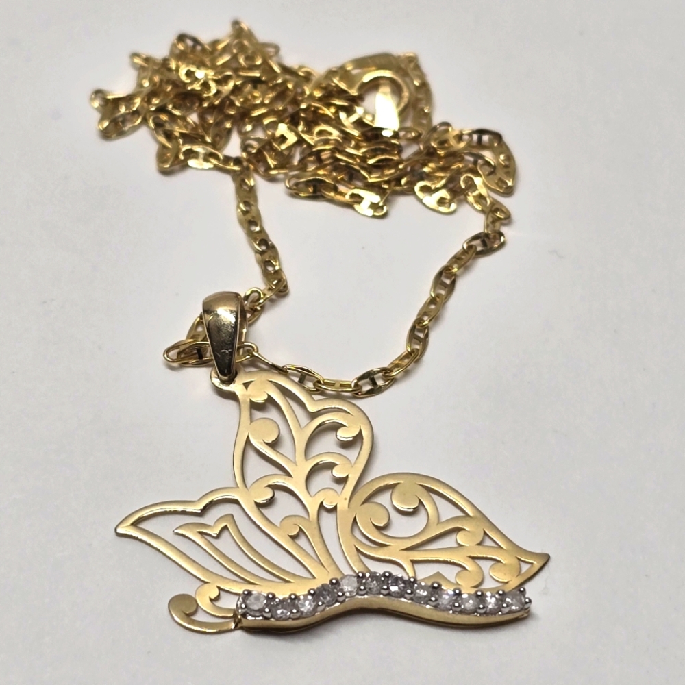 Rare Watch Video / 10K Gold Diamond Butterfly Pendant Gucci Link Chain  Necklace